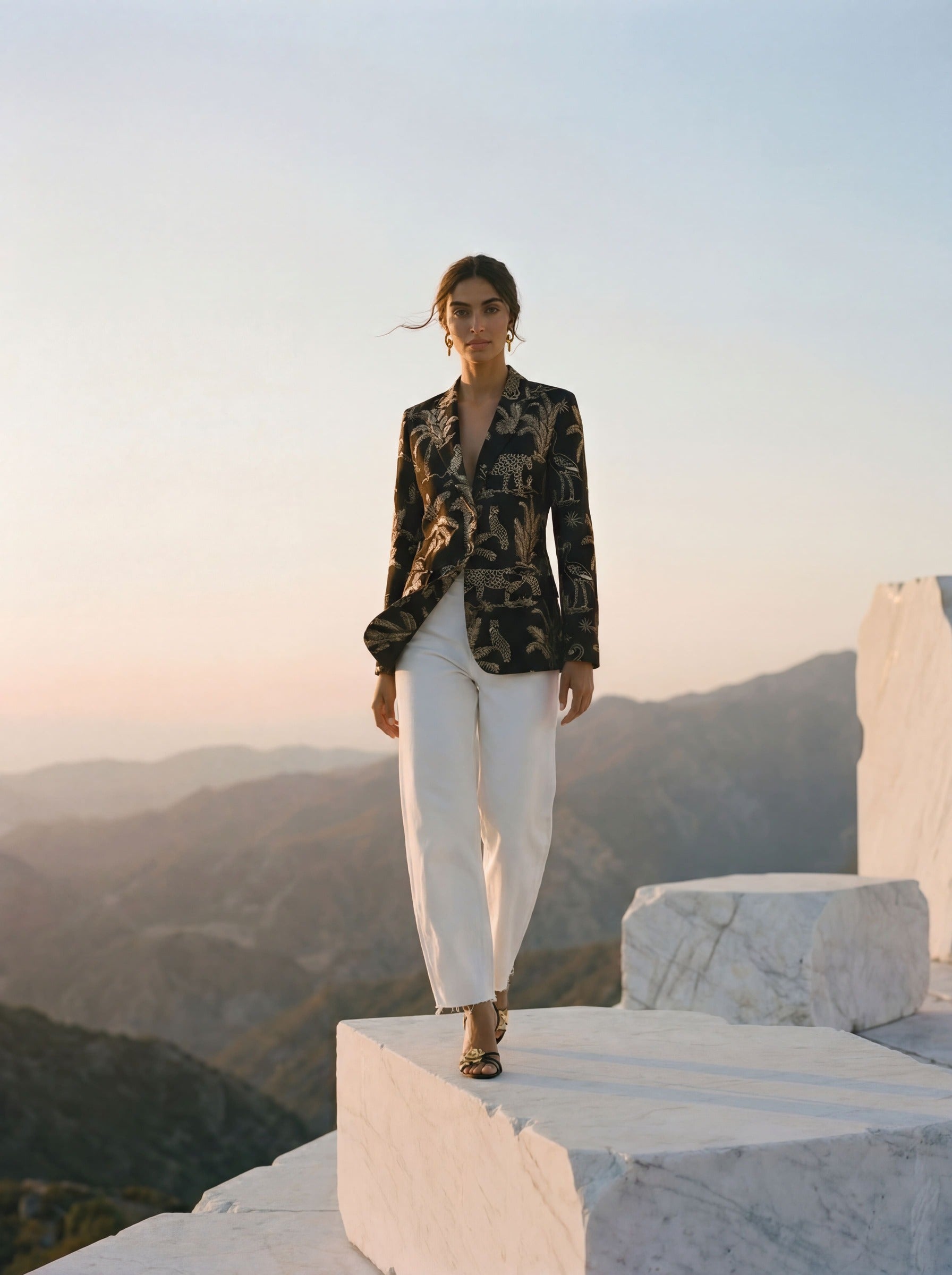 Wild 1 blazer - Black and Gold