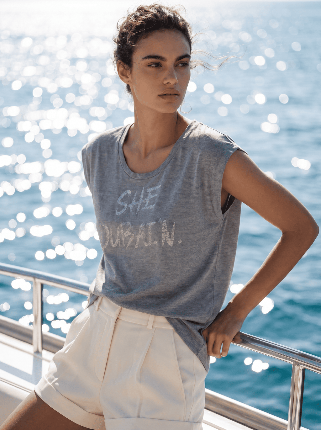 SHE DUBAI’N T-Shirt Relaxed - Grey on Silver